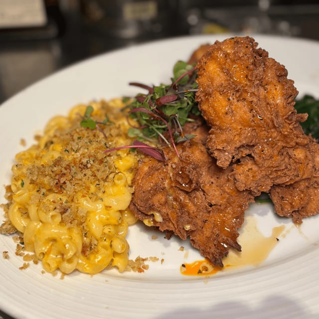 Auntie Nancy's Fried Chicken Platter.