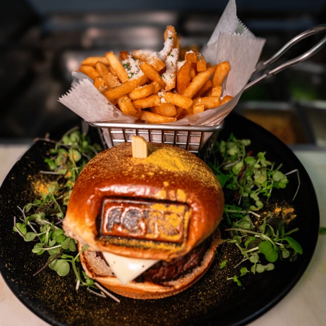 Fete Burger.
